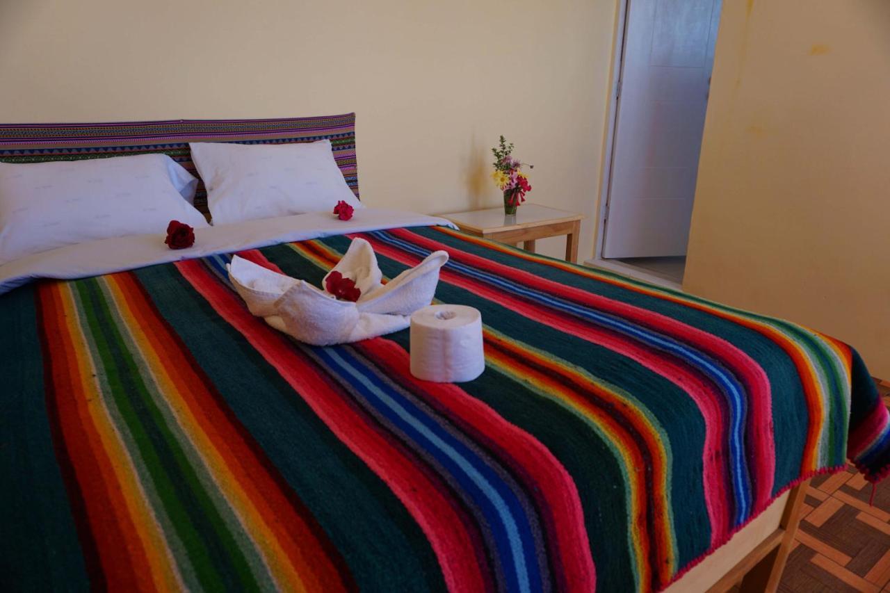 Tikawasi Homestay Comunidad Pueblo Isla Amantani Jose Luis Ocosuyo Eksteriør billede
