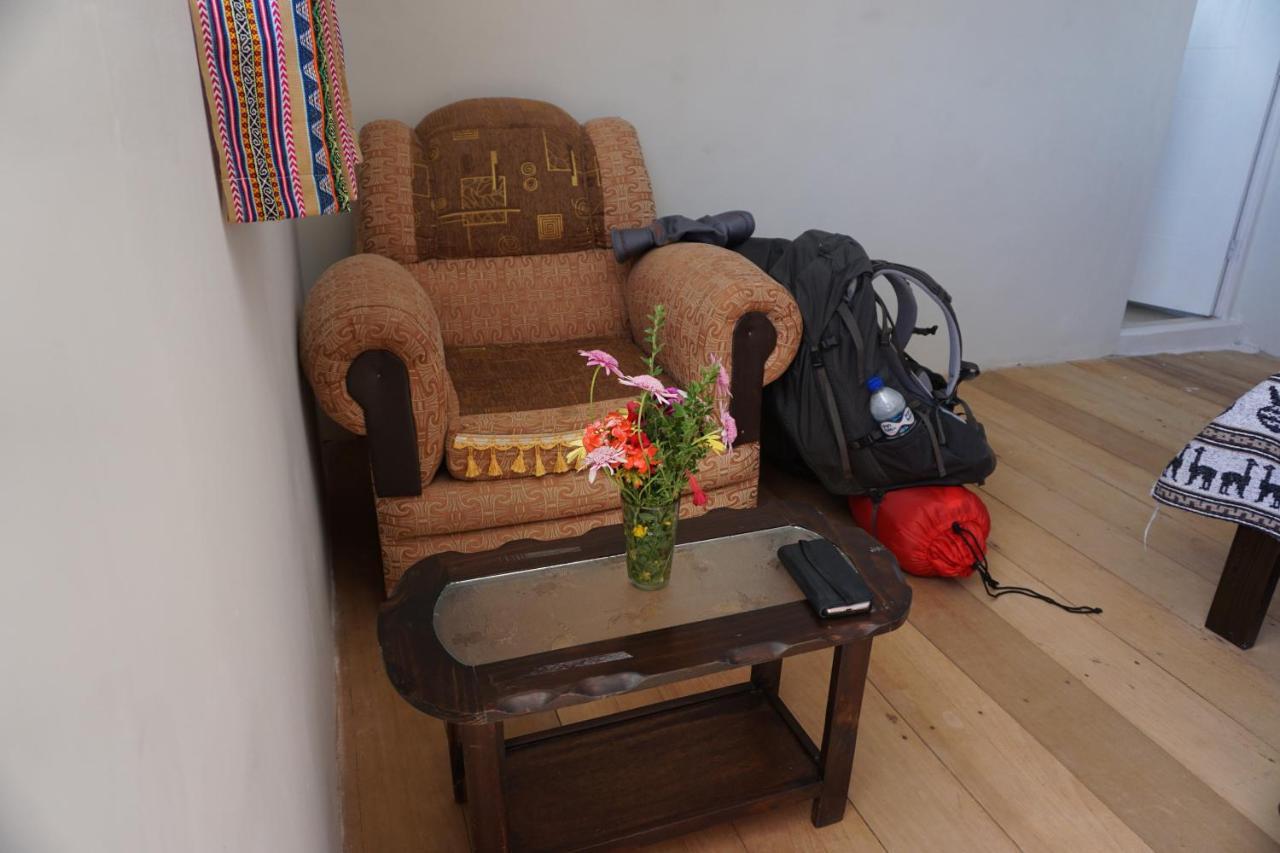 Tikawasi Homestay Comunidad Pueblo Isla Amantani Jose Luis Ocosuyo Eksteriør billede