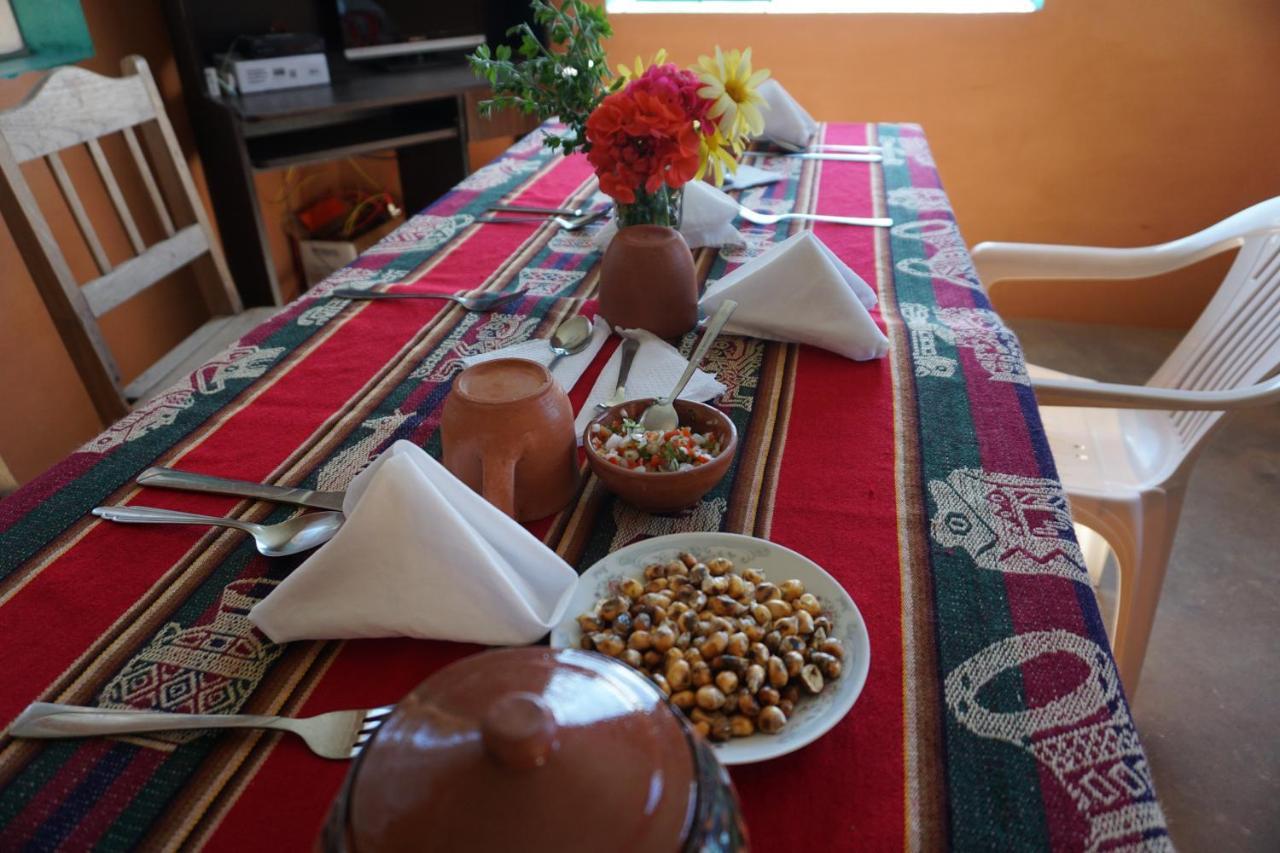 Tikawasi Homestay Comunidad Pueblo Isla Amantani Jose Luis Ocosuyo Eksteriør billede