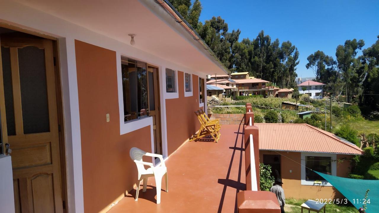 Tikawasi Homestay Comunidad Pueblo Isla Amantani Jose Luis Ocosuyo Eksteriør billede