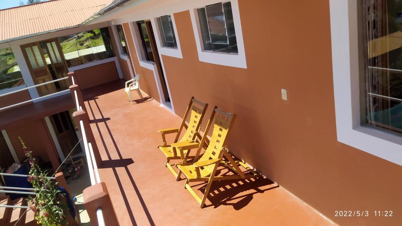 Tikawasi Homestay Comunidad Pueblo Isla Amantani Jose Luis Ocosuyo Eksteriør billede